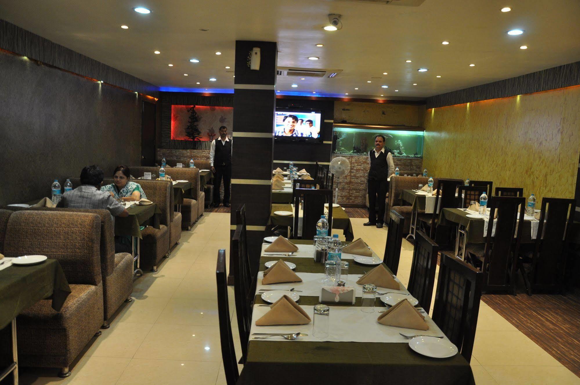 Hotel Vibhav Harsh Varanasi Eksteriør billede